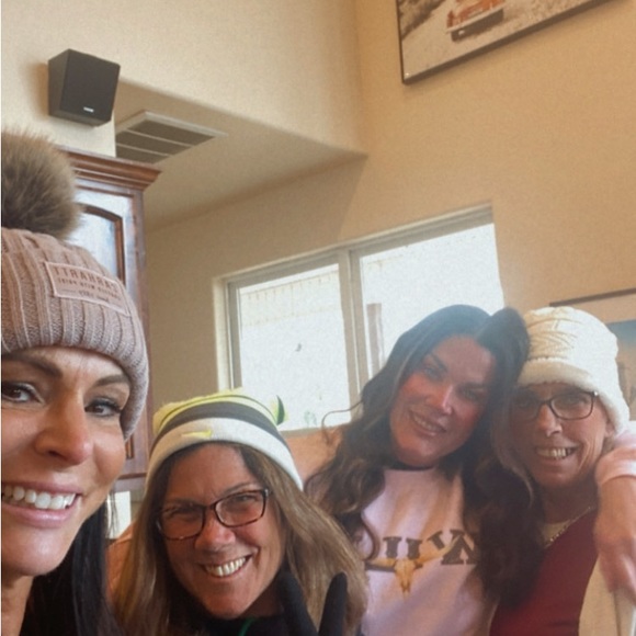 Meet your Posher, Allison - Picture 2 of 2